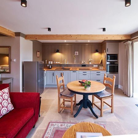 Luxury Lodge @ Ewen Barn - Private 5* Retreat Cirencester Exterior photo