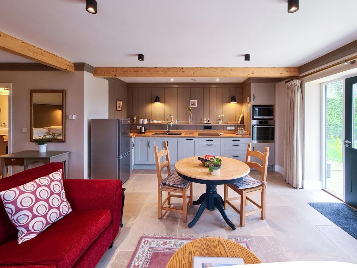 Luxury Lodge @ Ewen Barn - Private 5* Retreat Cirencester Exterior photo